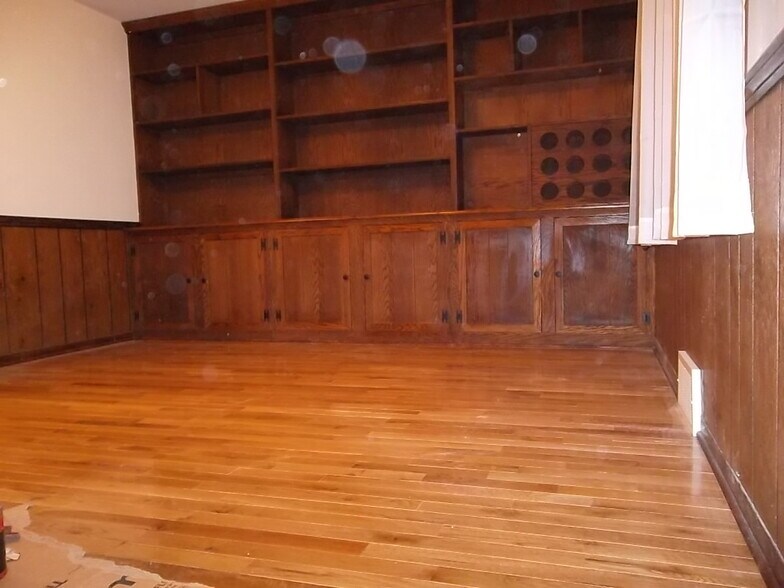 Building Photo - 2617 Bethel Crest Dr