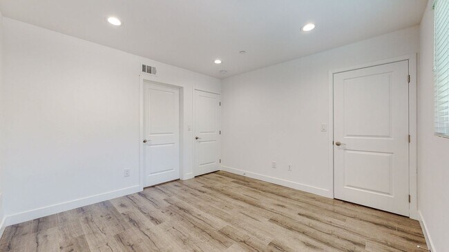 Building Photo - 4452 Turquoise St