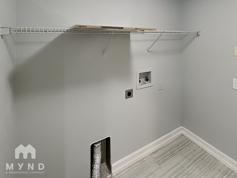 Building Photo - 8105 Tar Hollow Dr