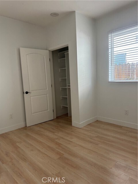 Building Photo - 1122 E 94th St