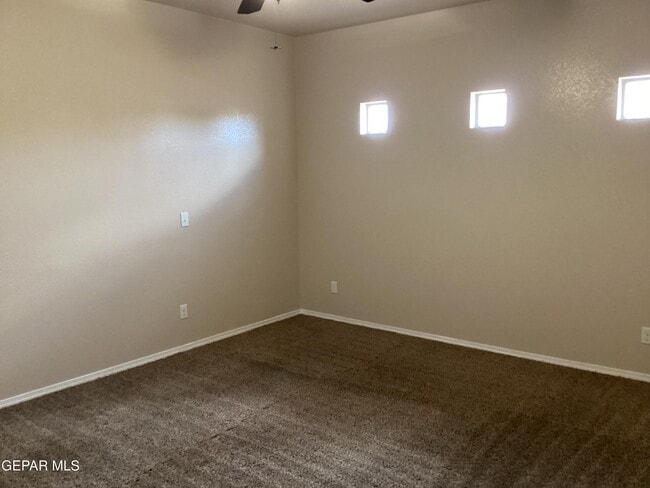 Building Photo - 5925 Speyside Dr