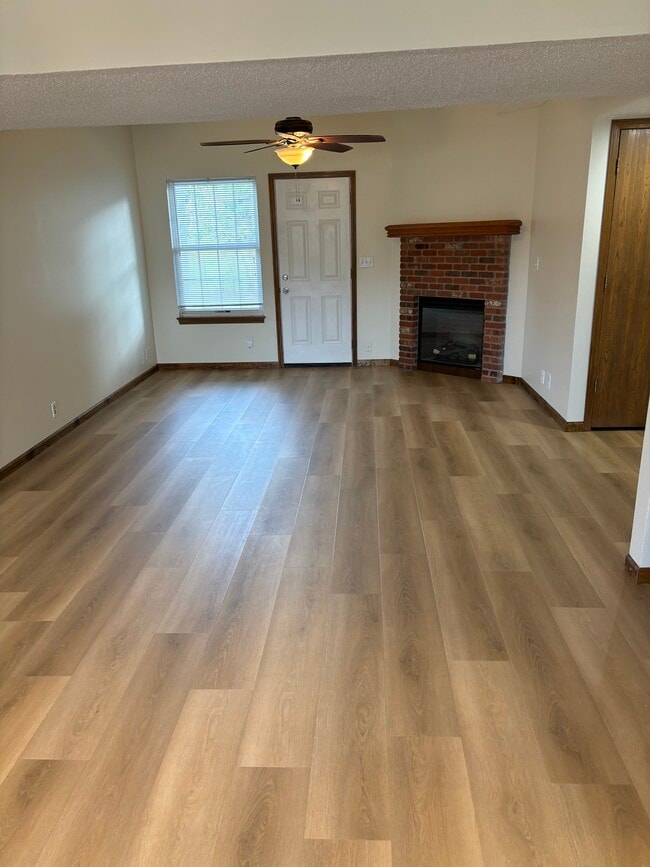 Building Photo - 1329 East 21st terrace