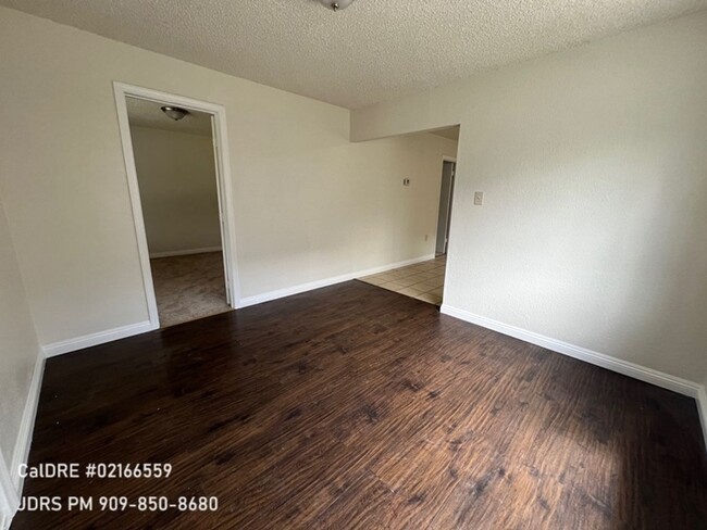 Building Photo - Rialto 2 bedroom Home