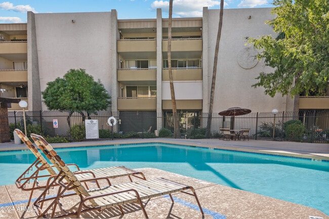 Building Photo - 7625 E Camelback Rd