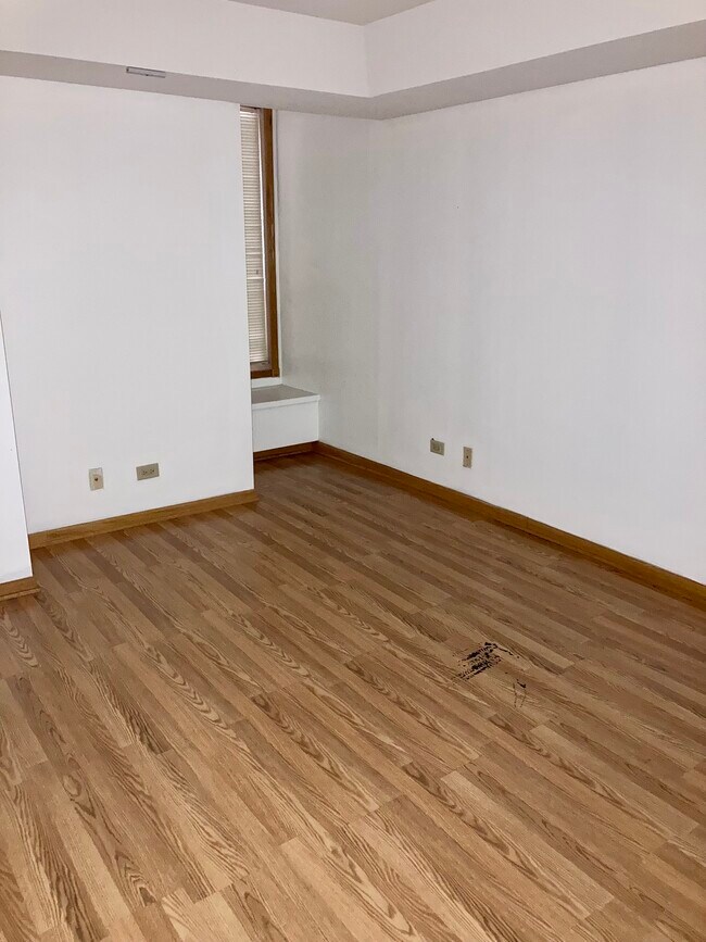 Master Bedroom - 6337 Roosevelt Rd