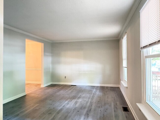 Building Photo - 4 Bedroom Single Family Home in Cary - No HOA