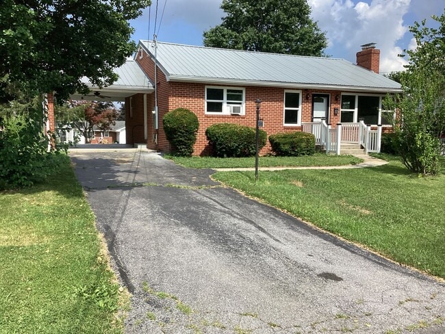 Primary Photo - 320 Landis Ave