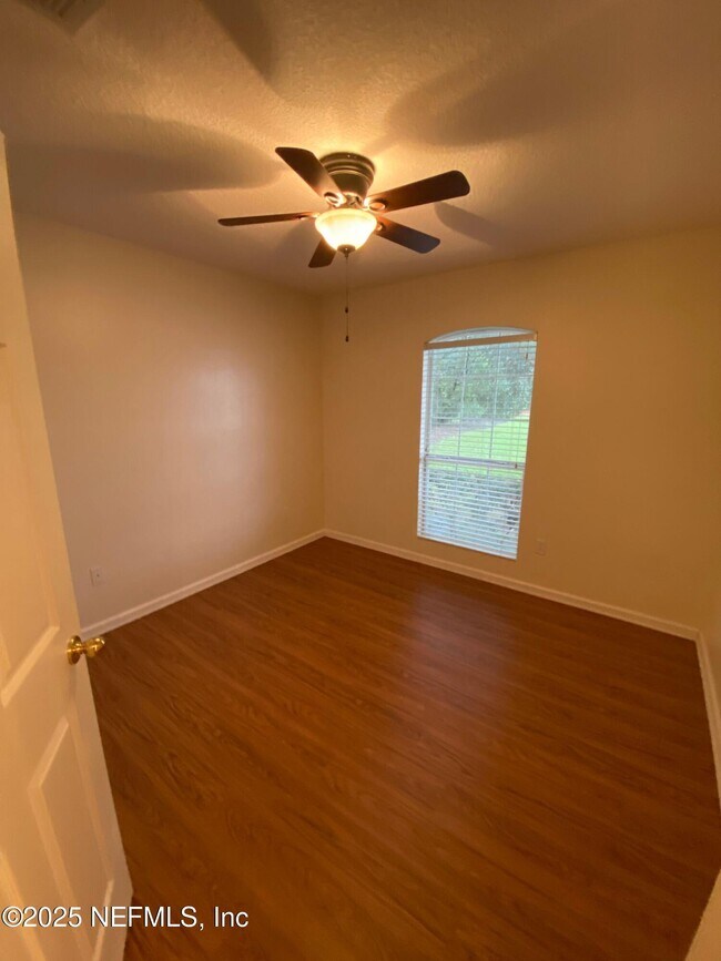 Building Photo - 1800 Green Springs Cir