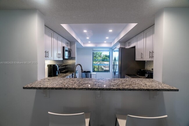 Building Photo - 6562 Boca Del Mar Dr