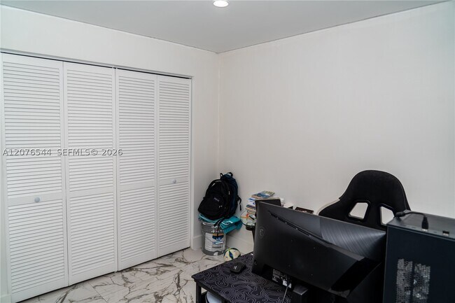 Building Photo - 854 NW 87th Ave