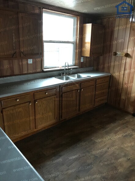 Building Photo - 2110 Brown Ave