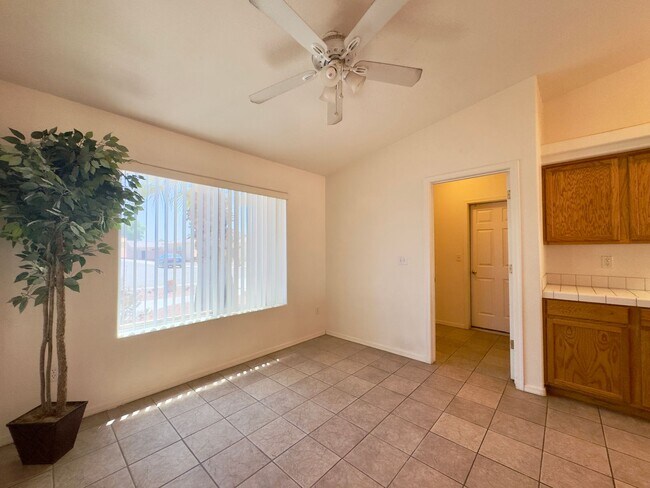 Building Photo - Nice Family Home