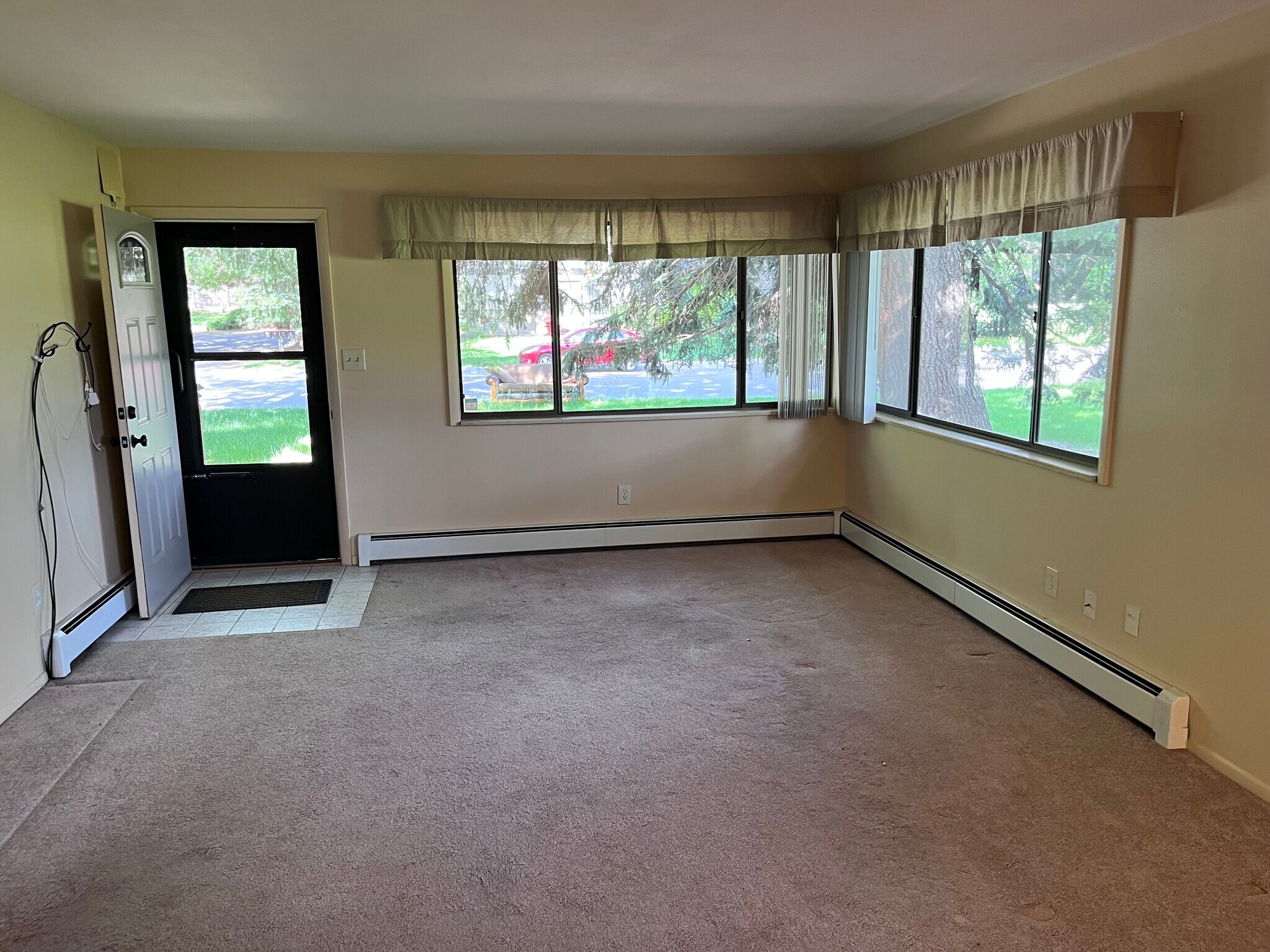 Building Photo - 2600 Parklake Ct