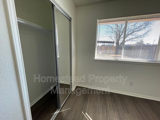 Building Photo - 10020 S Clegern St