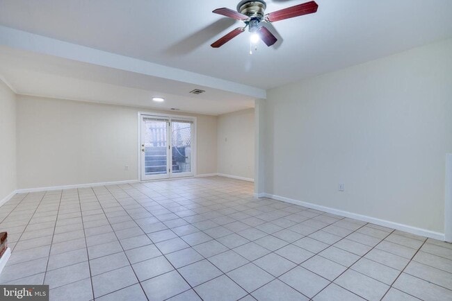 Building Photo - 13636 Greenwood Dr