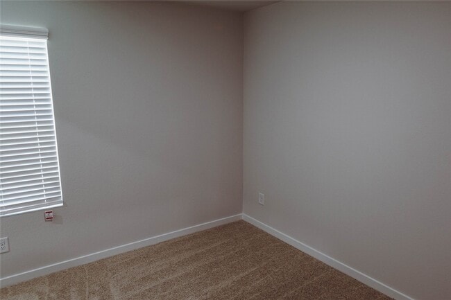 Building Photo - 211 Forest W St