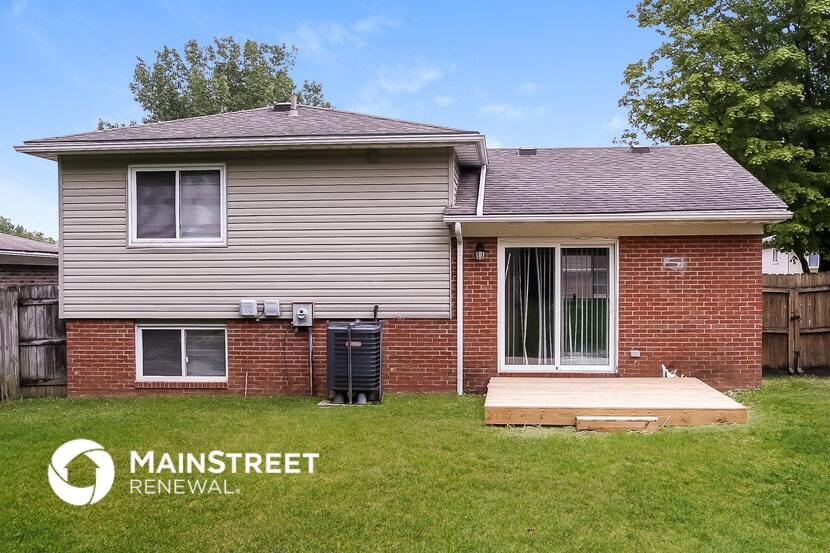 Building Photo - 1335 Birch Dr