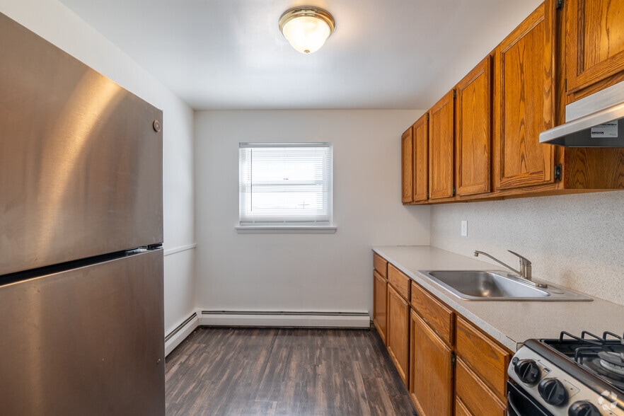 Primary Photo - Corliss Apartments