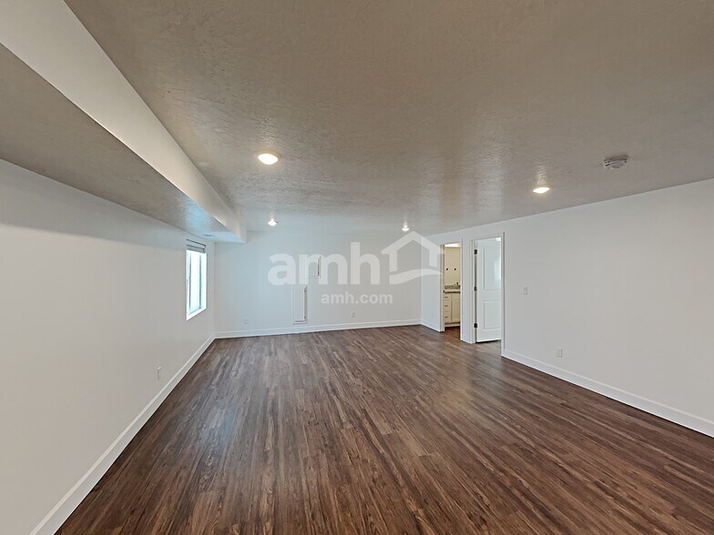 Building Photo - 5902 Verdigris Dr