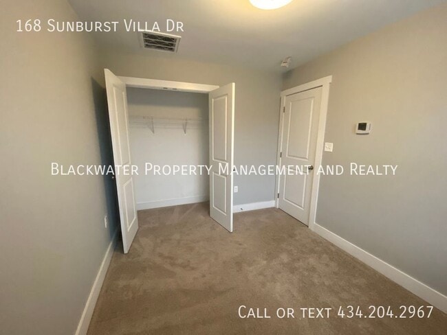 Building Photo - 168 Sunburst Villa Dr