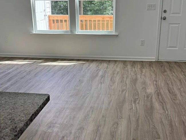 Building Photo - 705 W Parker Rd