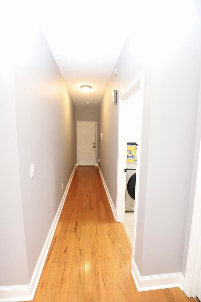 Building Photo - 1855 Beachforest Way