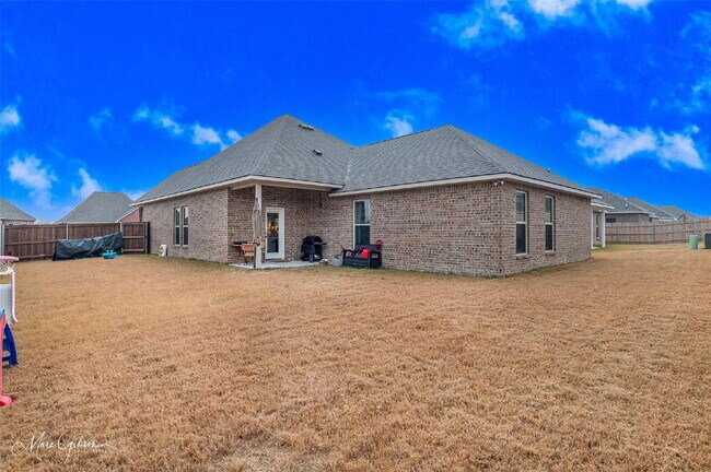 Building Photo - 767 Crozier Dr