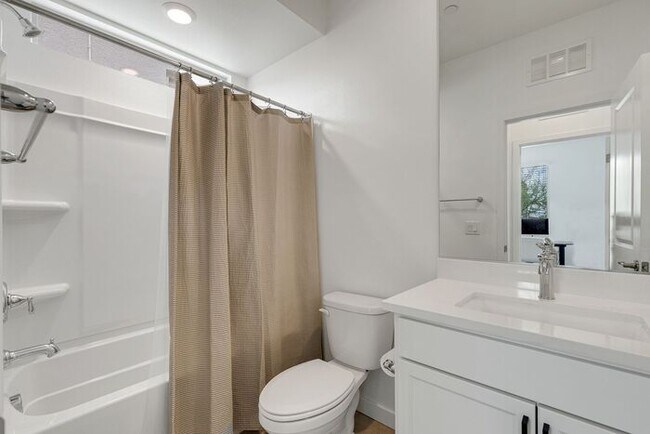 Building Photo - Luxury Henderson Retreat with Private Pool & Loft
