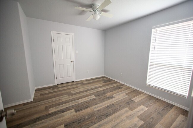 Building Photo - New Beginnings Start at AMRR: 3 Bedroom in Hill Valley!