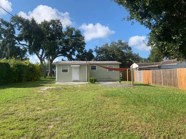 Building Photo - Updated 2 Bedroom 1 Bath in Central Gulfport