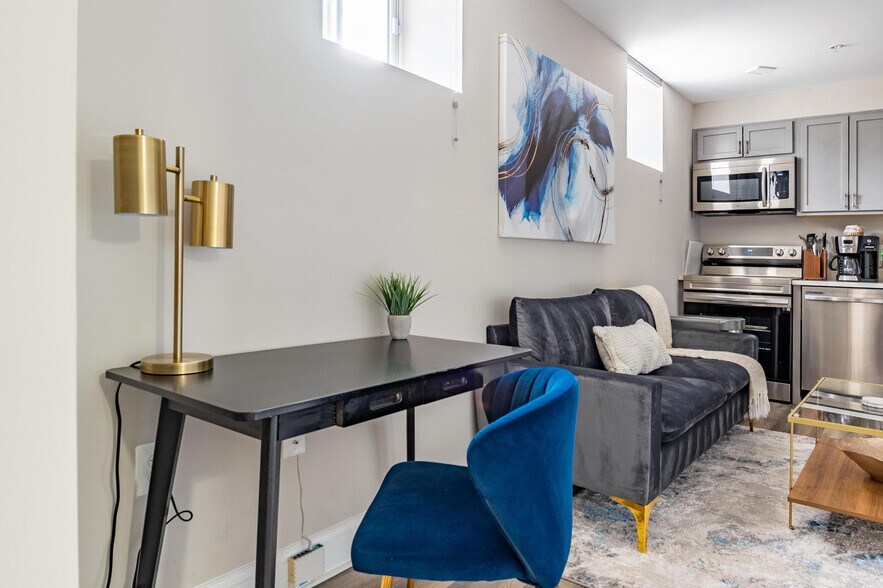 Building Photo - 708 North Carolina Ave SE