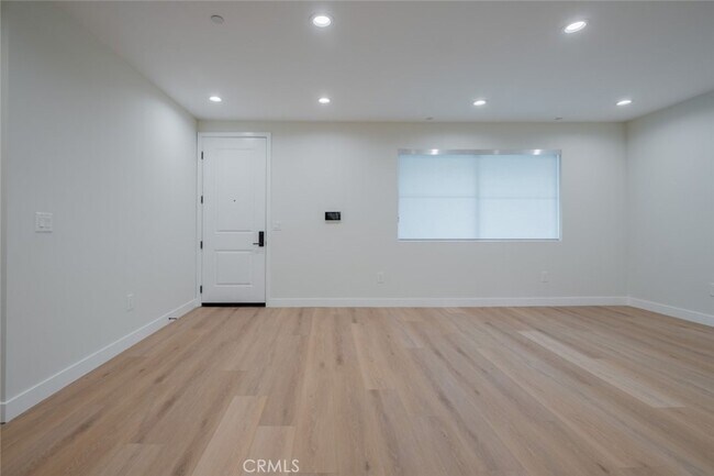 Building Photo - 10218 Fernglen Ave