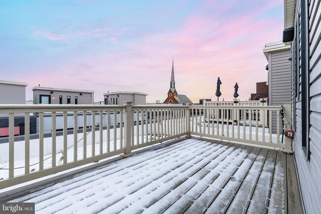 Building Photo - 608 N 3rd St