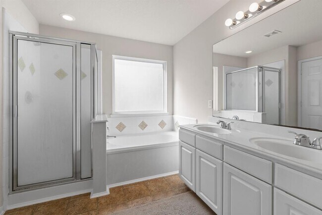 Building Photo - 2402 Lofty Falls Ct