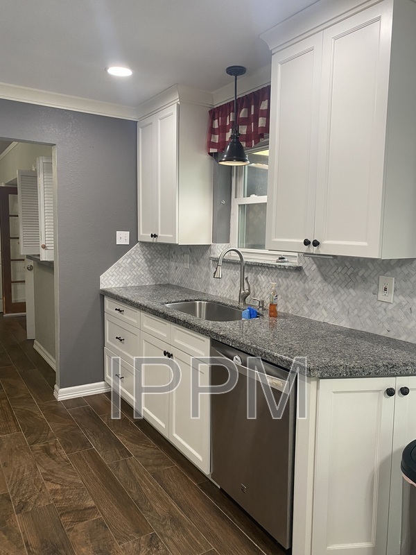 Building Photo - 609 Inverary Dr