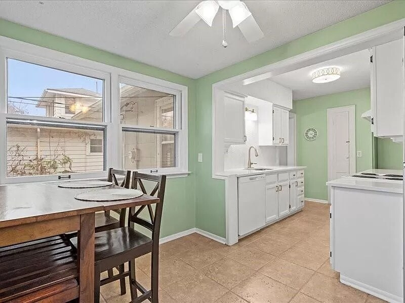 Building Photo - 7527 Madison Ave