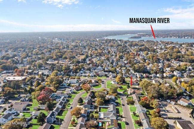 Building Photo - 633 N Manetta Dr