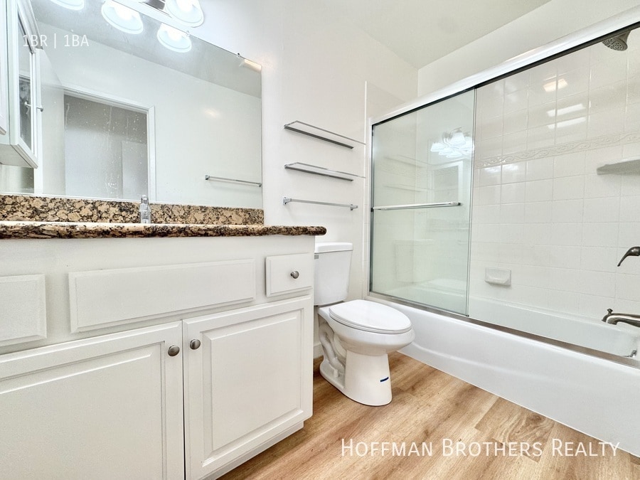 Building Photo - 1000 N Doheny Dr