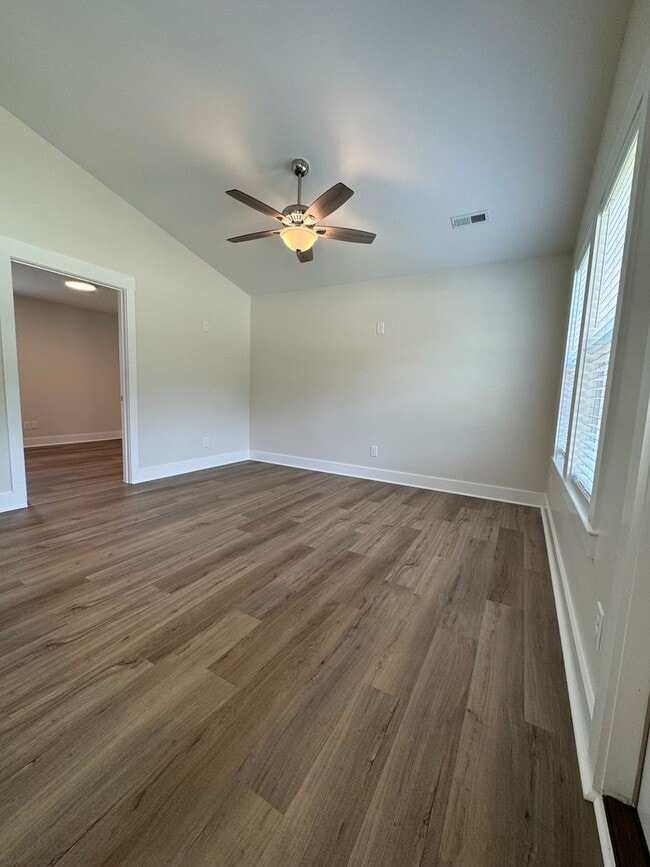Building Photo - 503 Pecan Tree Ln