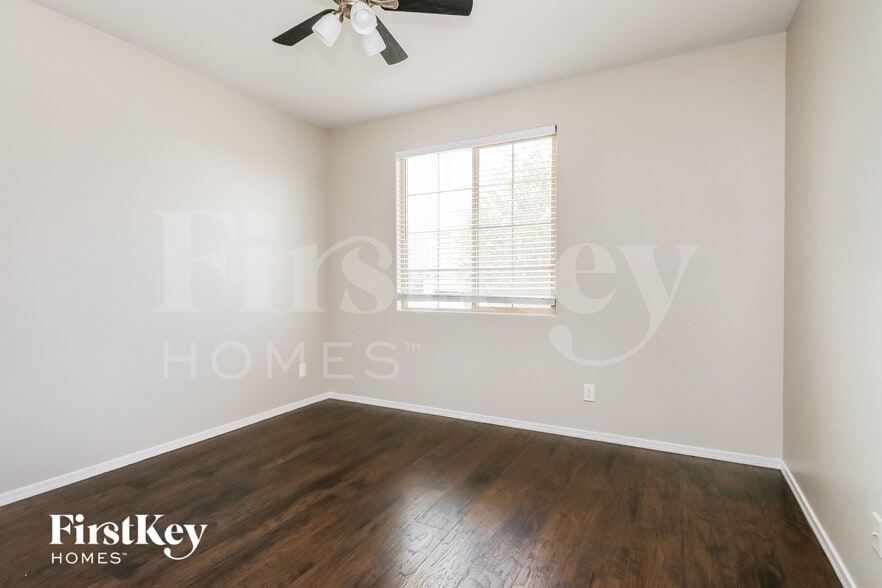 Building Photo - 925 W Danish Red Trail