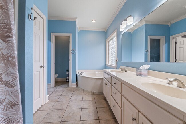 Building Photo - Solar Provided on Great Maumelle home