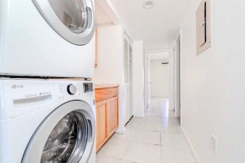 Building Photo - 1515 Huntington Ln