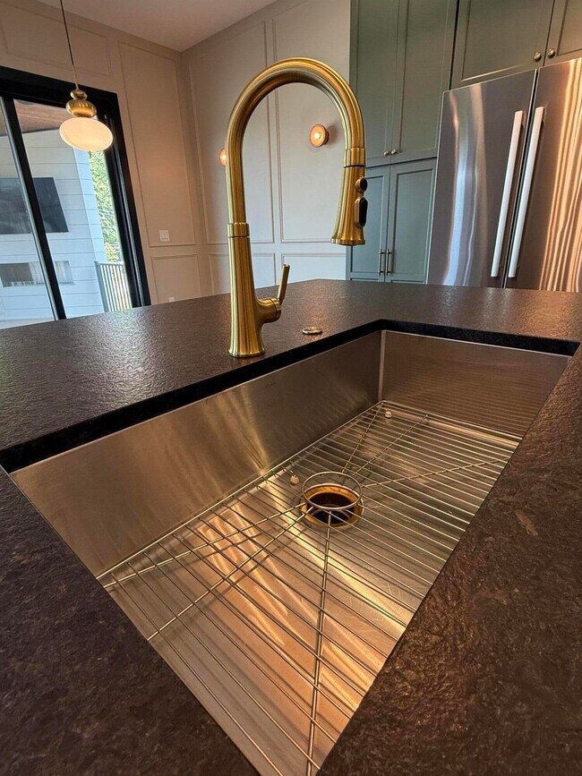 Building Photo - 856 BELLE Rdg Lp