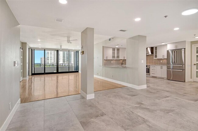 Building Photo - 1255 N Gulfstream Ave