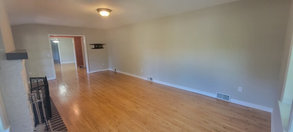 Building Photo - 19101 Delton Ave