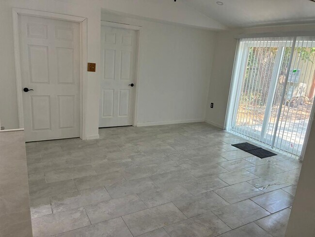 Building Photo - 106 Penna Ave