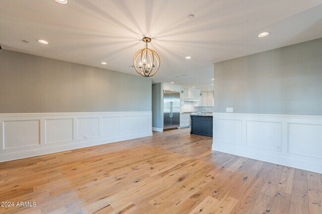Building Photo - 6433 E Calle Camelia