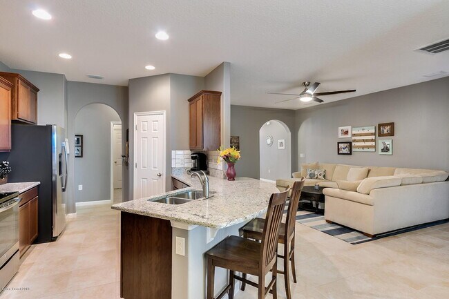 Building Photo - Sawgrass Lakes