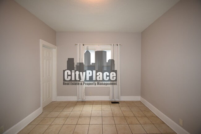 Building Photo - 1602 Spruce St