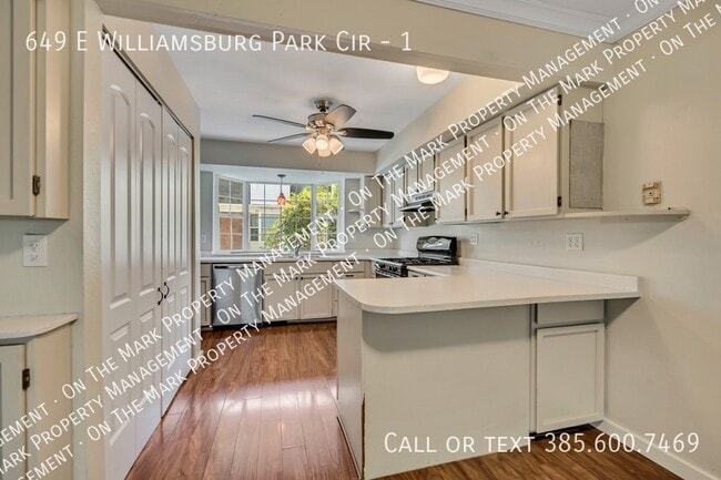 Building Photo - 649 E Williamsburg Pk Cir